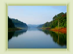 Back Water Tour Cochin – Munnar –Thekkady – Kumarakom-Alleppy